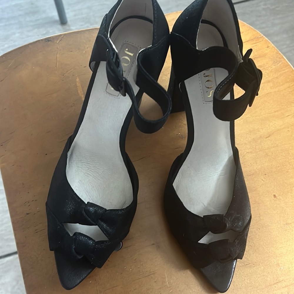 JoJos black metallic high block heel sz 7